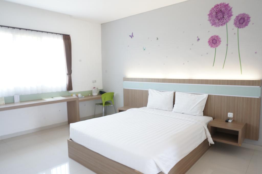 Rumah Cassa Guest House Surabaya Room photo