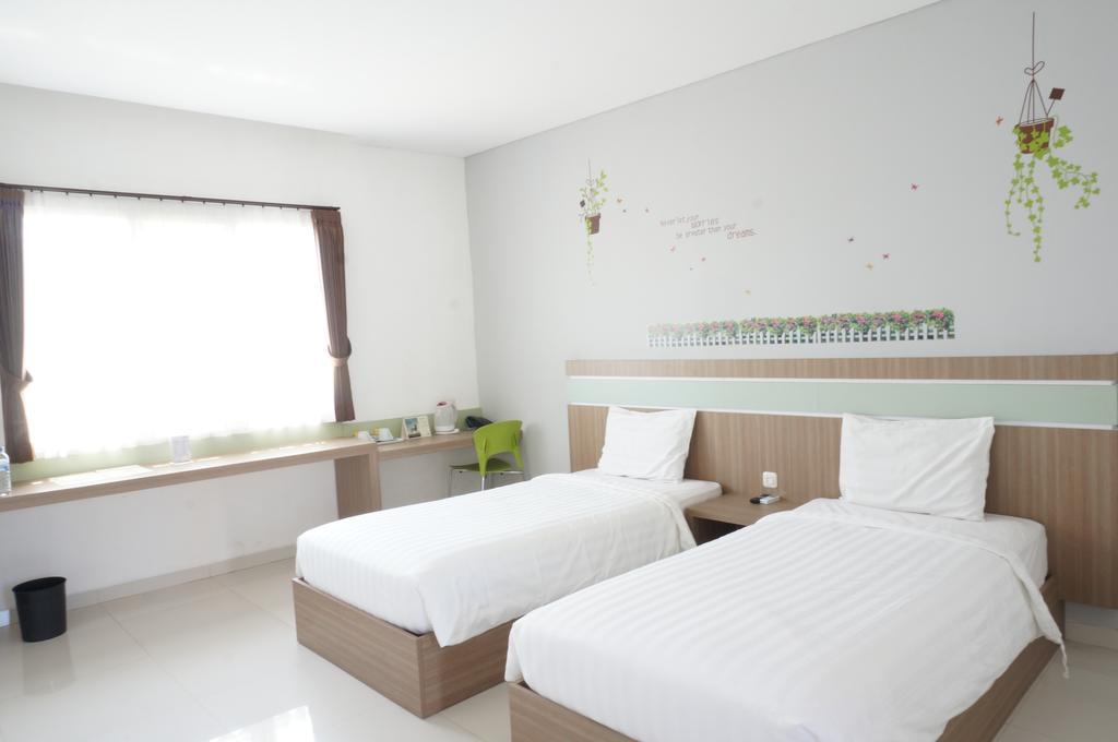 Rumah Cassa Guest House Surabaya Room photo