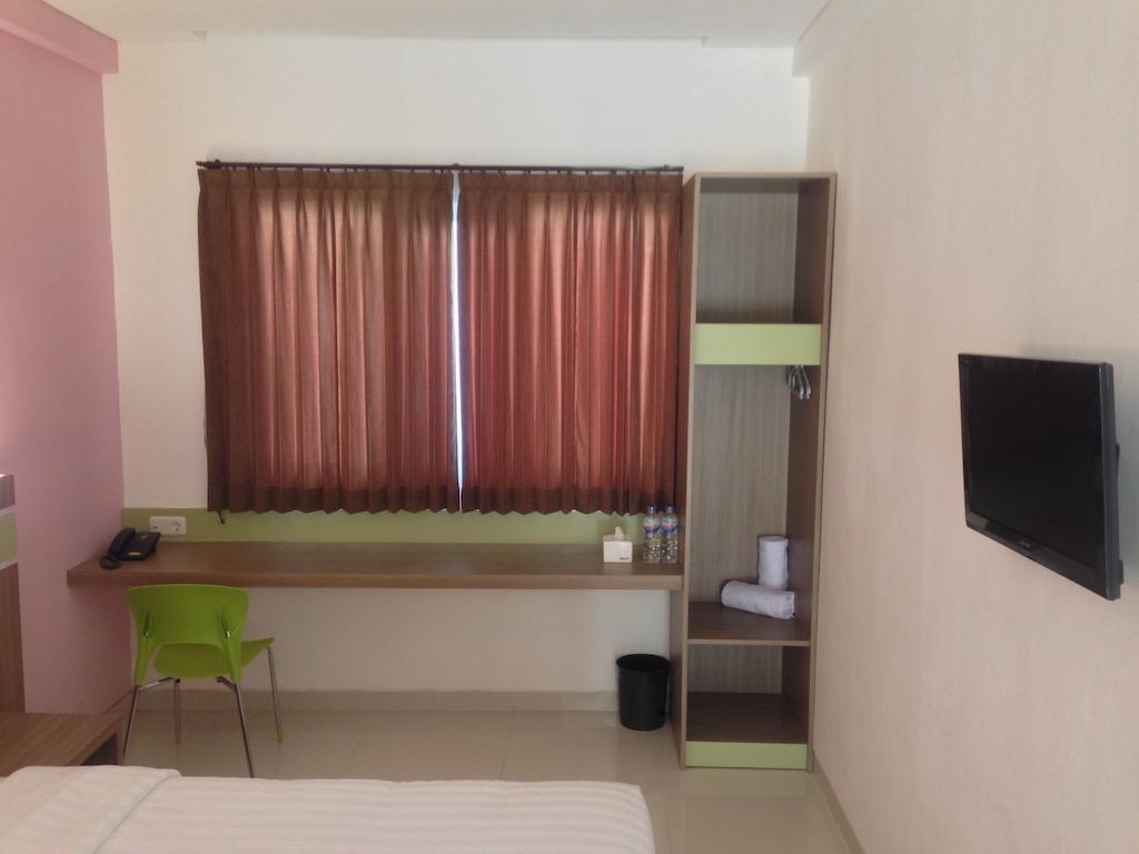 Rumah Cassa Guest House Surabaya Room photo