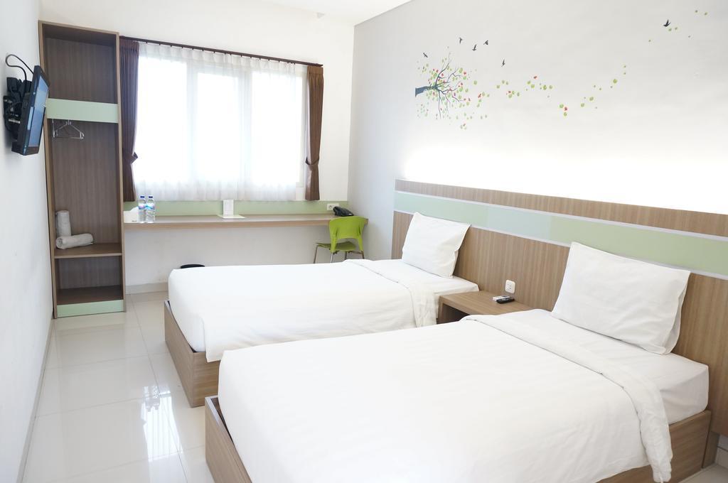 Rumah Cassa Guest House Surabaya Room photo