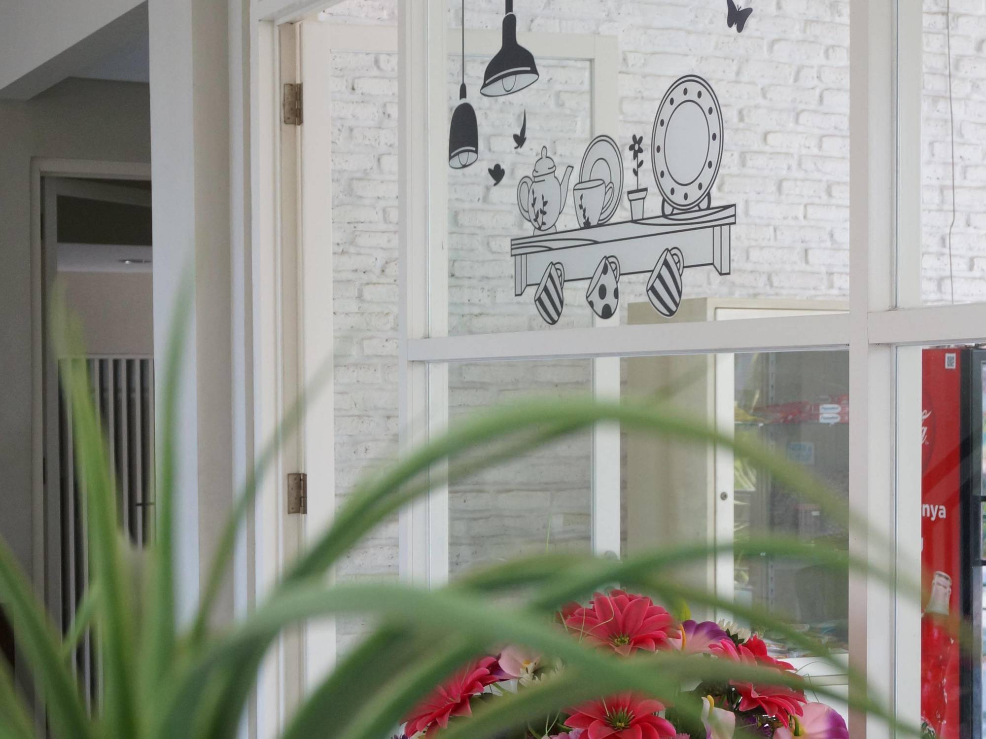 Rumah Cassa Guest House Surabaya Exterior photo